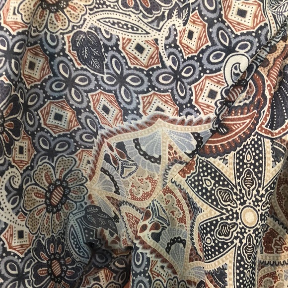 Lilly Lou 100% polyester blouse - Picture 3 of 8